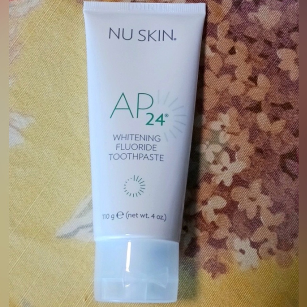 ( 1 ) Nu Skin AP 24 Whitening Toothpaste